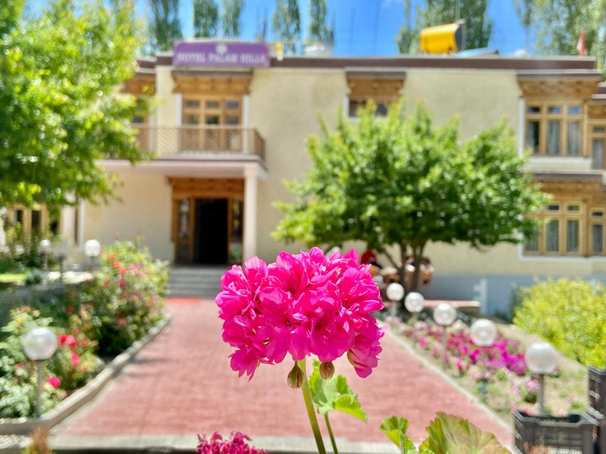 Hotel Palam Hills Leh Eksteriør bilde