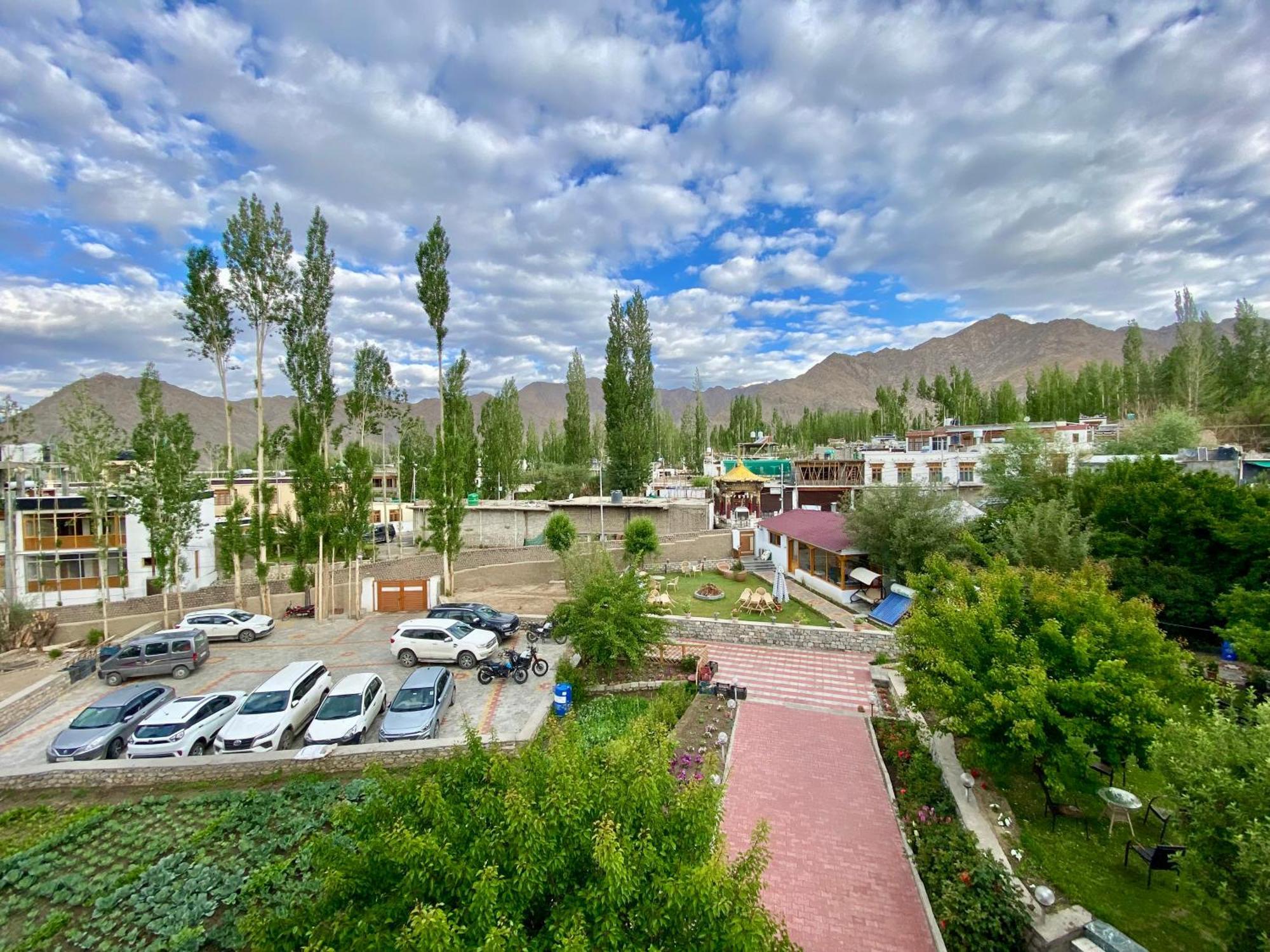 Hotel Palam Hills Leh Eksteriør bilde
